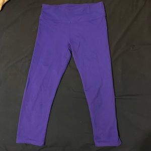Fabletics Pocket Capris Leggings